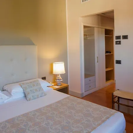 Dei Duchi Hotell 4*